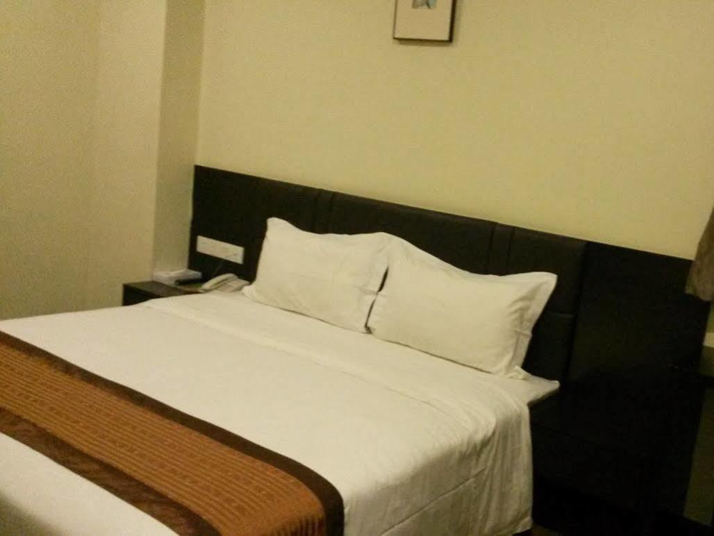 The Corum View Hotel Bayan Lepas Esterno foto